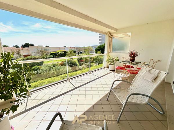 Appartement 64 m² La Rochelle -Terrasse 22 m² - Ascenseur - Parking - DPE B €399 000 ** - Référence MR712ED1