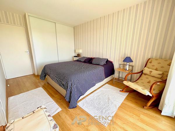 Appartement 64 m² La Rochelle -Terrasse 22 m² - Ascenseur - Parking - DPE B €399 000 ** - Référence MR712ED1