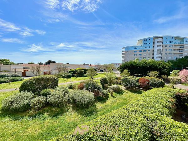 Appartement 64 m² La Rochelle -Terrasse 22 m² - Ascenseur - Parking - DPE B €399 000 ** - Référence MR712ED1