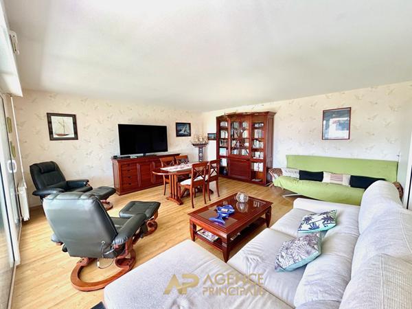 Appartement 64 m² La Rochelle -Terrasse 22 m² - Ascenseur - Parking - DPE B €399 000 ** - Référence MR712ED1