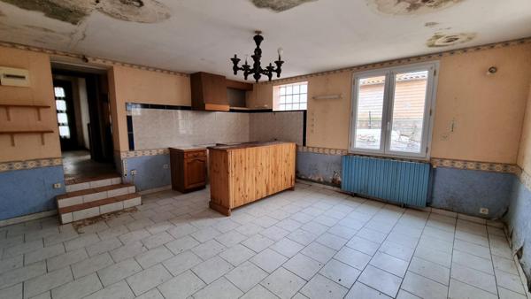 Secteur La Courbe - Maison lumineuse avec jardin plein sud et beau potentiel