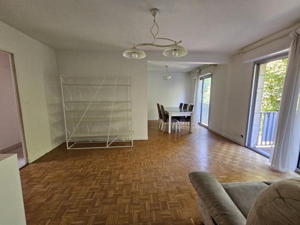 POITIERS PLATEAU BLOSSAC, T3 de 63 m² avec ascenseur, balcon et garage