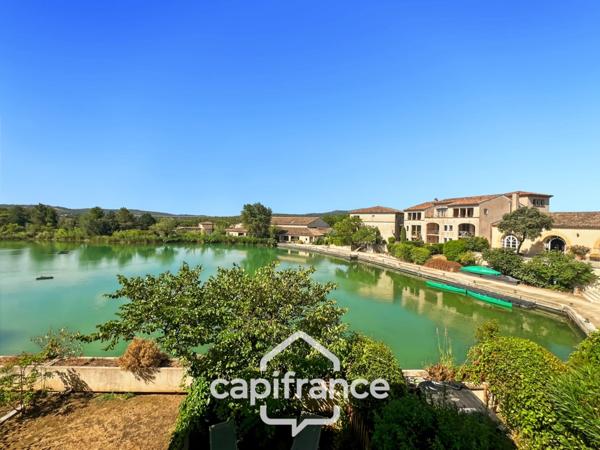 Domaine et golf de Pont Royal : Résidence du lac , appartement au premier étage, 32 m2 , vue panoramique sur le lac