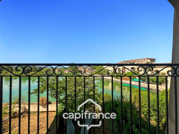 Domaine et golf de Pont Royal : Résidence du lac , appartement au premier étage, 32 m2 , vue panoramique sur le lac