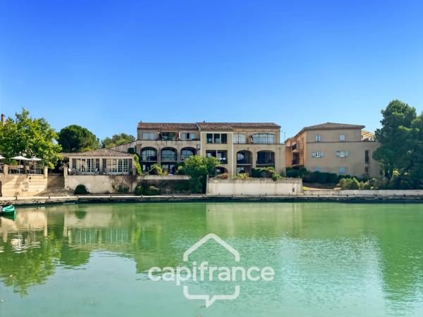 Domaine et golf de Pont Royal : Résidence du lac , appartement au premier étage, 32 m2 , vue panoramique sur le lac