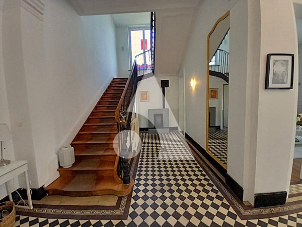 Maison 10 pièces 355 m2