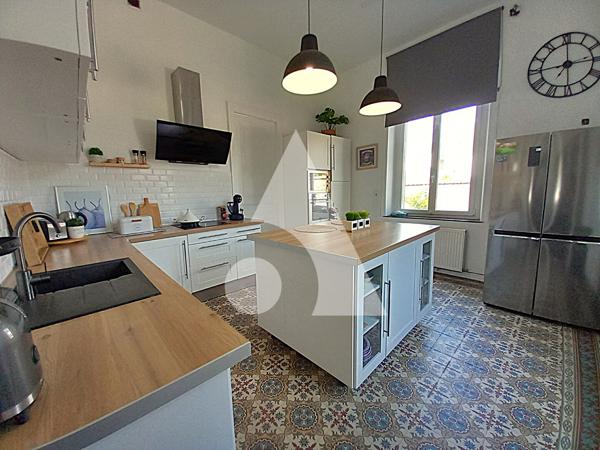 Maison 10 pièces 355 m2