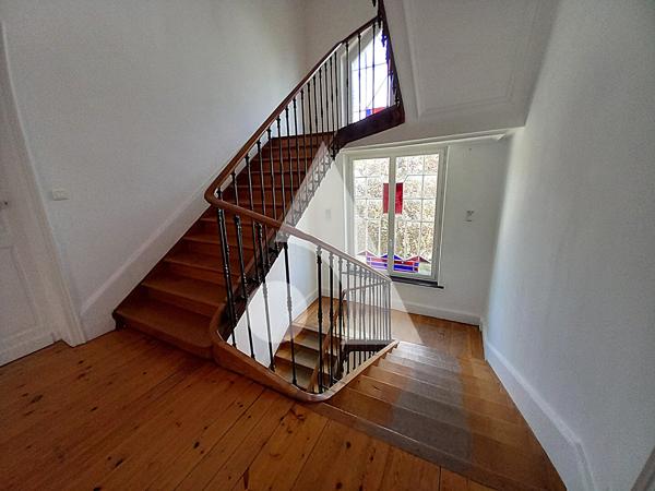 Maison 10 pièces 355 m2