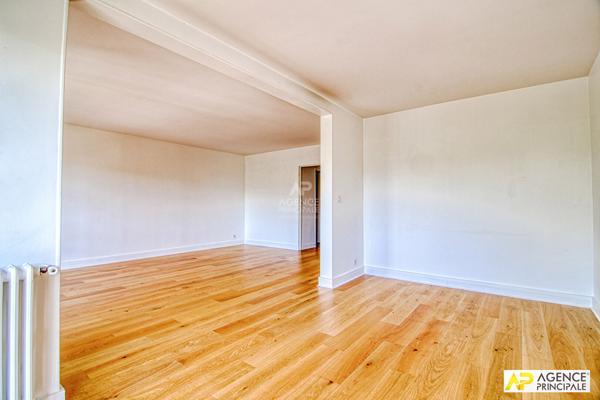 Le Chesnay St-Jean limite Versailles - Appartement 5 pièces 103 m² carrez , 4 chambres avec ascenseur, balcon, cave et place de parking en sous-sol €795 000 ** - Référence 25543