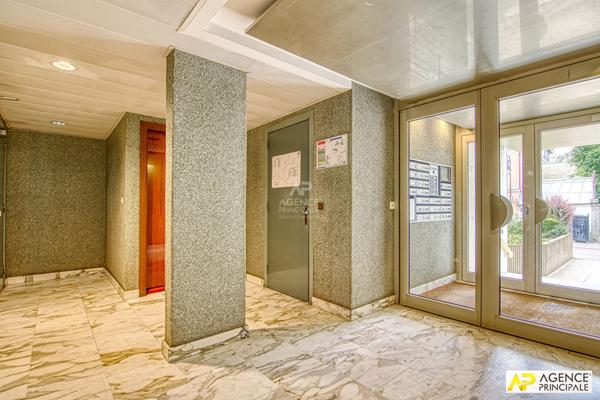 Le Chesnay St-Jean limite Versailles - Appartement 5 pièces 103 m² carrez , 4 chambres avec ascenseur, balcon, cave et place de parking en sous-sol €795 000 ** - Référence 25543