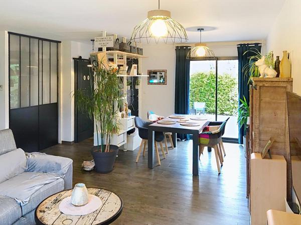 Pavillon récent avec tout confort et équipements