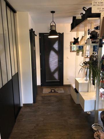 Pavillon récent avec tout confort et équipements