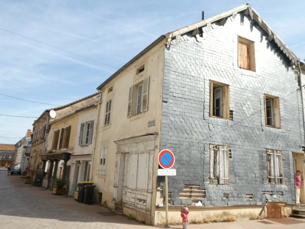 FAUCOGNEY ET LA MER (70) Maison T5 de 85m² à rénover.