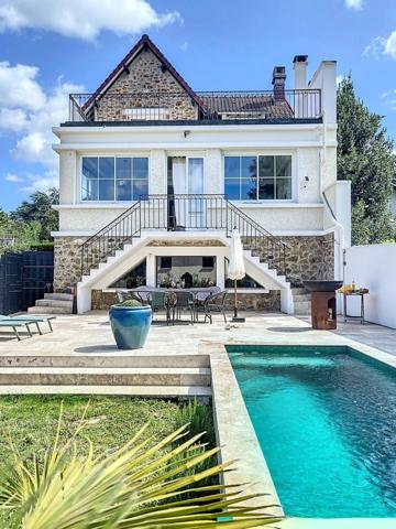 MAISON BOURGEOISE 5 CHAMBRES A LA FERTE SOUS JOUARE MEME, AU CALME !