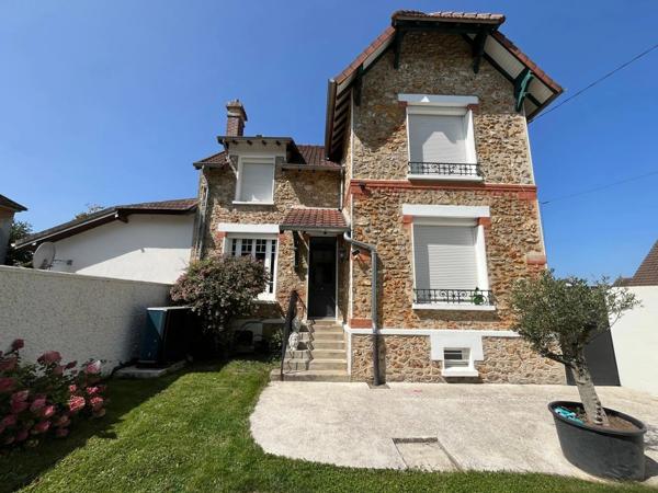 MAISON BOURGEOISE 5 CHAMBRES A LA FERTE SOUS JOUARE MEME, AU CALME !