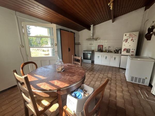 Maison à vendre 140 400 € Melle 5 p 93 m² DPE E