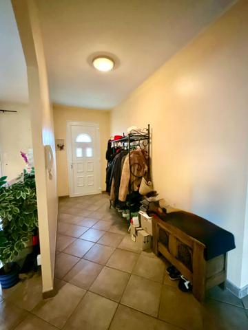 VILLA PLAIN-PIED LUMINEUX AVEC JARDIN ET GARAGE - QUARTIER CALME