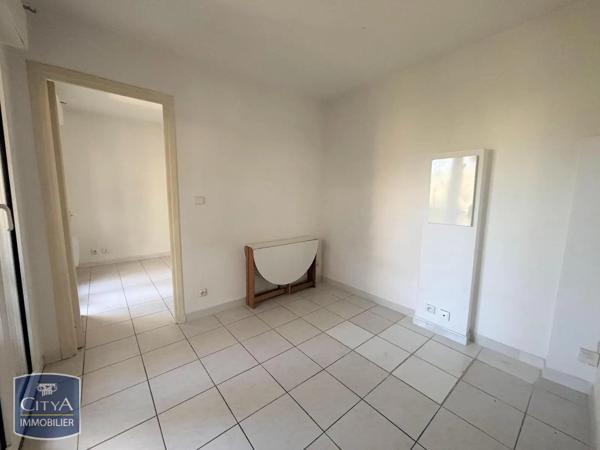 Appartement à louer 2 pièces 27.99m² Aix-en-Provence (13090)