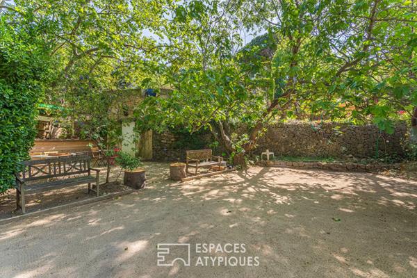 Maison atypique dans une bulle de verdure proche mer