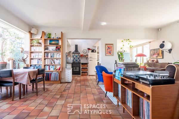 Maison de caractère avec atelier de création et jardin au Charentonneau