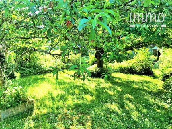 Magnifique propriété sur 3 niveaux d'environ 165 m² sur la commune de LARDY comprenant au Rdc :