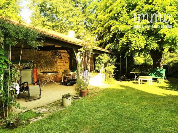Magnifique propriété sur 3 niveaux d'environ 165 m² sur la commune de LARDY comprenant au Rdc :