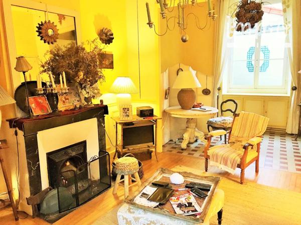 Magnifique propriété sur 3 niveaux d'environ 165 m² sur la commune de LARDY comprenant au Rdc :