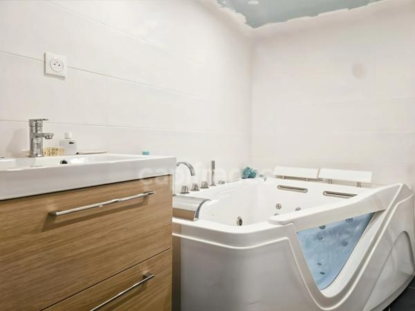 À 15 minutes de l’entrée nord du Mans, sur la commune de Montbizot