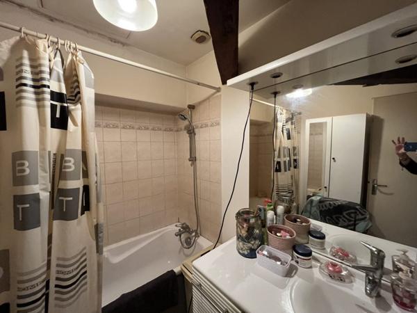Immeuble à vendre |                                       Sauzé-Vaussais |                                            96 m²