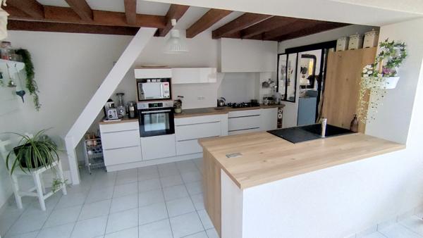 Centre bourg de Port St Père, maison atypique de 2 chambres possibilité 4