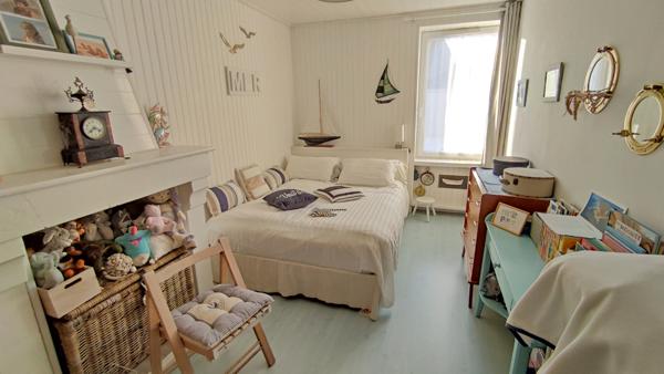 Centre bourg de Port St Père, maison atypique de 2 chambres possibilité 4