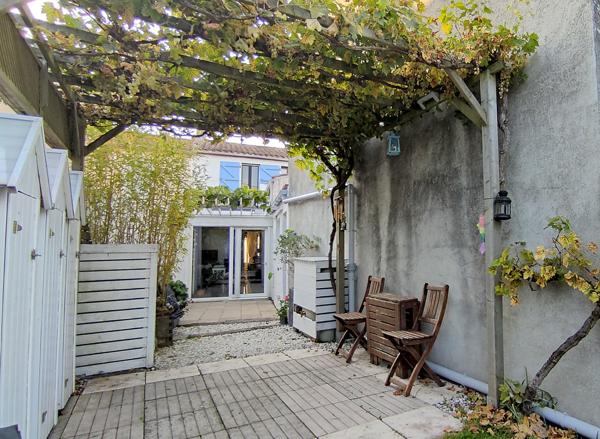 Centre bourg de Port St Père, maison atypique de 2 chambres possibilité 4