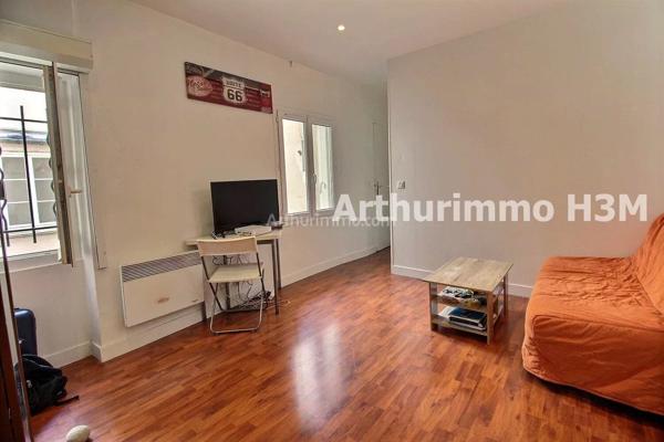 Location                                                      Appartement
                        
                     1 pièces                      24 m2                     à Paris 11