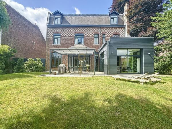 Superbe bourgeoise individuelle secteur privilégié de Croix