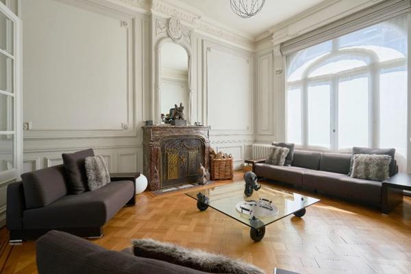 Superbe bourgeoise individuelle secteur privilégié de Croix