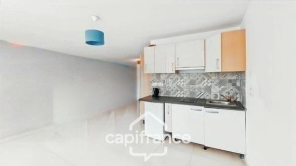 Bagnolet limite Montreuil-A vendre studio de 23m2-2ème étage avec ascenseur-Vue dégagée-calme-5 mn à pied métro L3