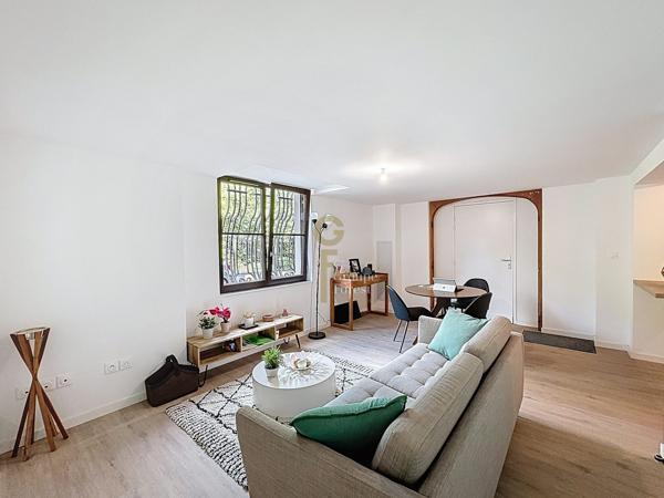 T2 bis réhabilité avec charme dans immeuble de caractère - Hem, secteur prisé