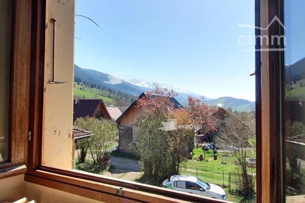 ✨ Ancienne école de caractère avec vue Belledonne – Fort potentiel à Theys ✨