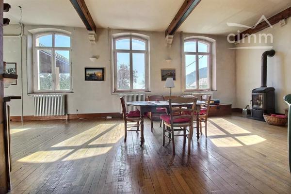 ✨ Ancienne école de caractère avec vue Belledonne – Fort potentiel à Theys ✨