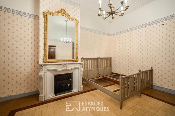 Demeure de caractère avec jardins, au coeur de la ville