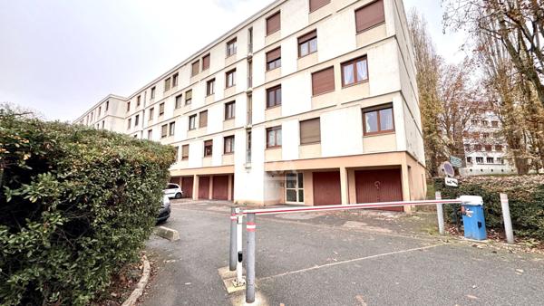 Grand Appartement 5 pièces de 94m2, balcon cave et garage