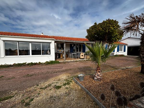 Belle Longère Oléronaise avec Hangar de 176 m² sur 2 691 m² de Terrain