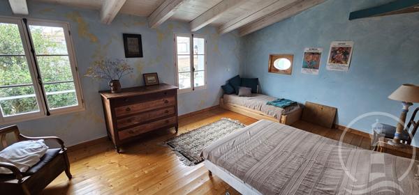 Charme Rétais et Emplacement Privilégié au Cœur d'Ars-en-Ré