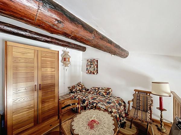 Maison Vachères, 5 pièces, 132 m², terrasse, piscine et dépendance
