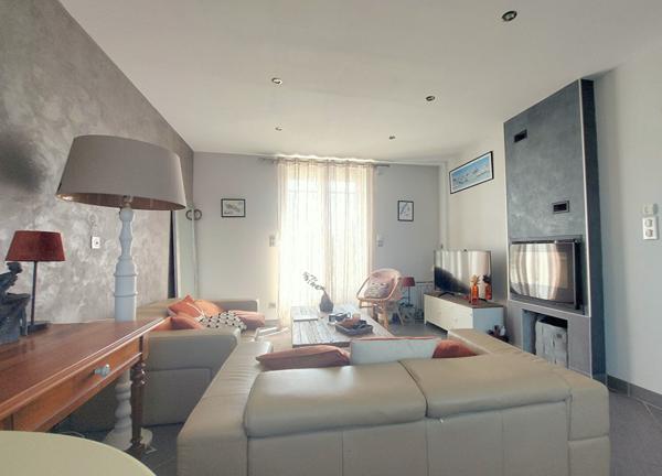 Maison rénovée avec goût à Saint Julien de Concelles - 273300 €