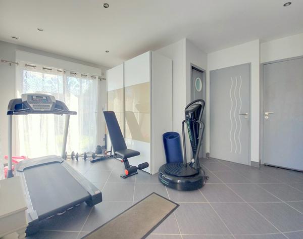 Maison rénovée avec goût à Saint Julien de Concelles - 273300 €