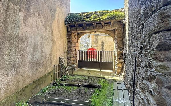 Maison à vendre    4 pièces •  Arvieu