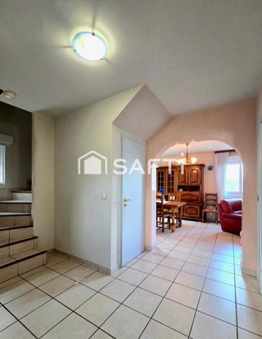 À MULHOUSE quartier DORNACH – MAISON FAMILIALE de 2001 de 125 M² – CALME, TERRASSE, JARDIN ET GARAGE DOUBLE