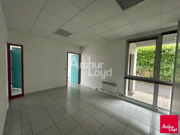 CESSON SEVIGNE - BUREAUX A VENDRE - 200 M²