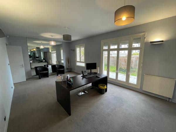 A VENDRE - BUREAUX / AGENCE COMMERCIALE - 180 M2 - COMPIEGNE CENTRE VILLE